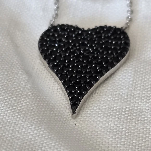 Elegant 925 Sterling Black Heart Pendant Necklace - Picture 9 of 14